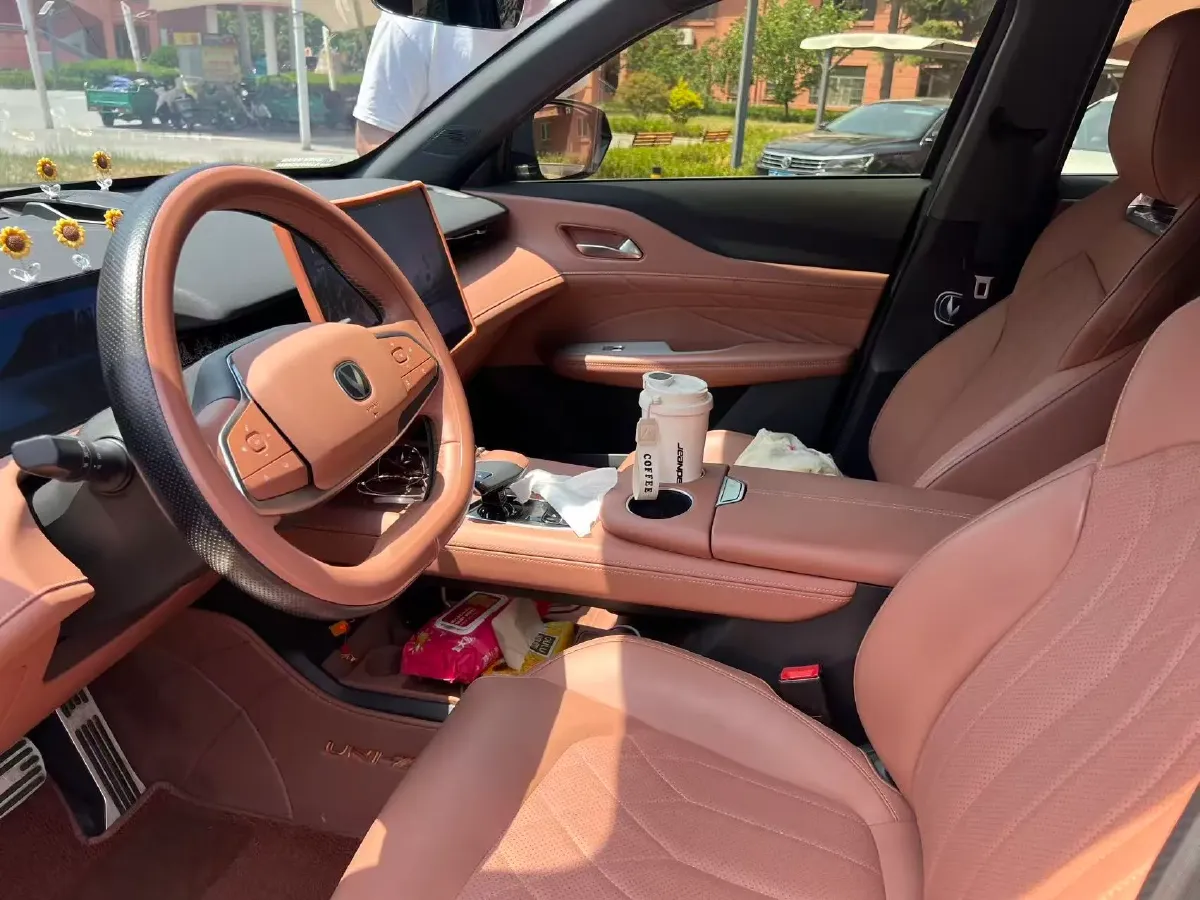 2024 ChangAn UNI-Z 1.5L 98HP L4 E-CVT PHEV 18.4KWH,autocango,china used car exporter,china ev exporter,chinese used car exporter,chinese used ev exporter