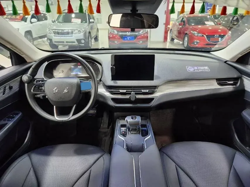 2024 HongQi E-QM5 BEV 72KWH,autocango,china used car exporter,china ev exporter,chinese used car exporter,chinese used ev exporter