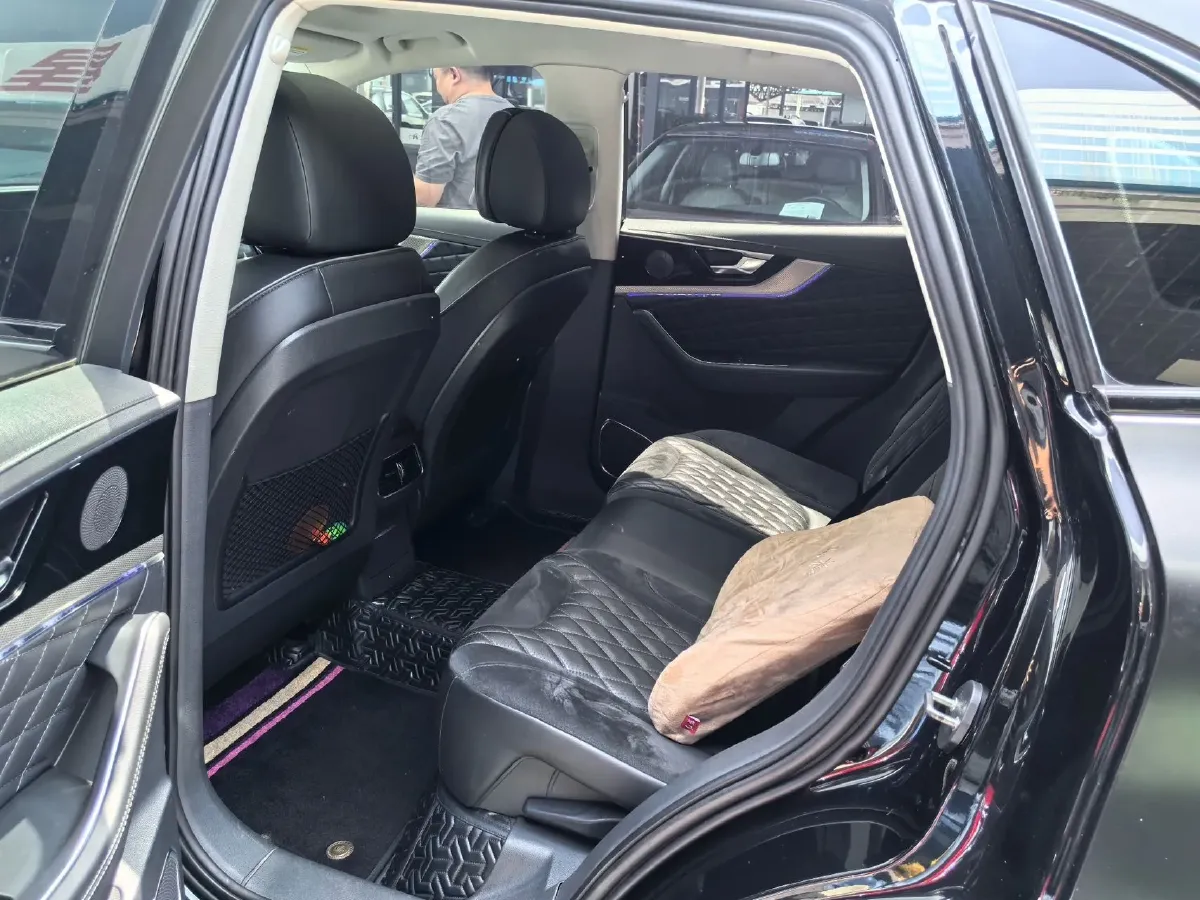2022 HongQi HS5 2.0T 224HP L4 6AT,autocango,china used car exporter,china ev exporter,chinese used car exporter,chinese used ev exporter