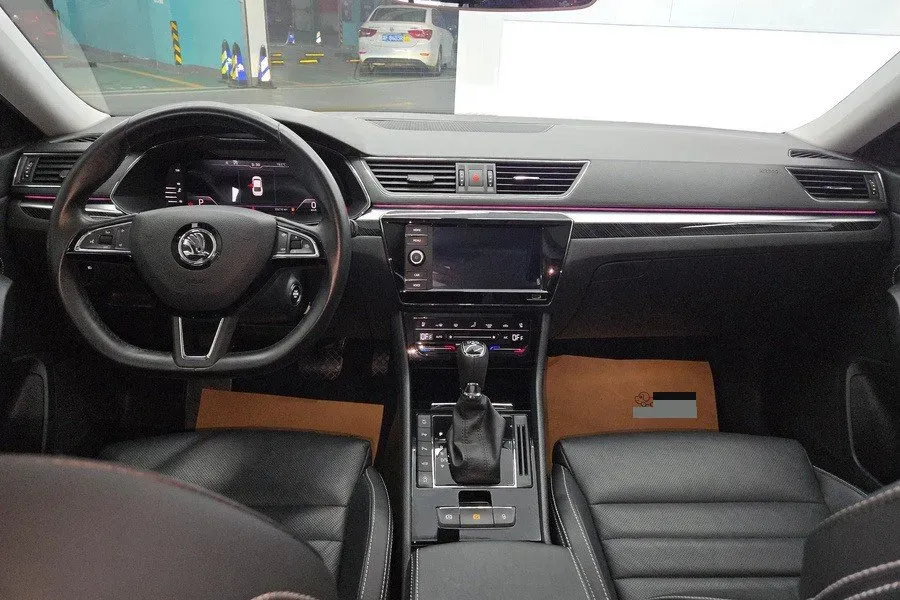 2019 Skoda Superb 2.0T 186HP L4 7DCT,autocango,china used car exporter,china ev exporter,chinese used car exporter,chinese used ev exporter