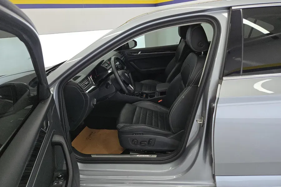 2019 Skoda Superb 2.0T 186HP L4 7DCT,autocango,china used car exporter,china ev exporter,chinese used car exporter,chinese used ev exporter