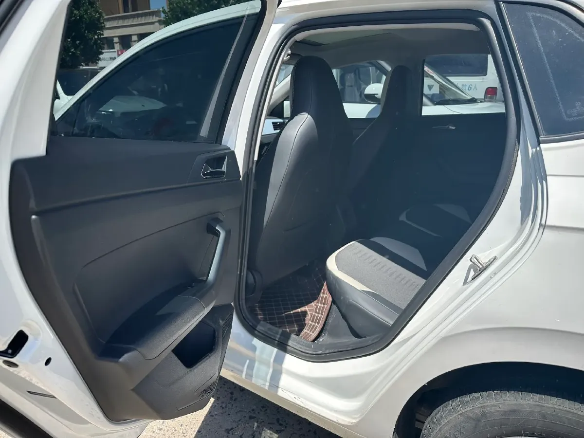 2021 DongFeng Aeolus AX7 1.6T 170HP L4 6AT,autocango,china used car exporter,china ev exporter,chinese used car exporter,chinese used ev exporter