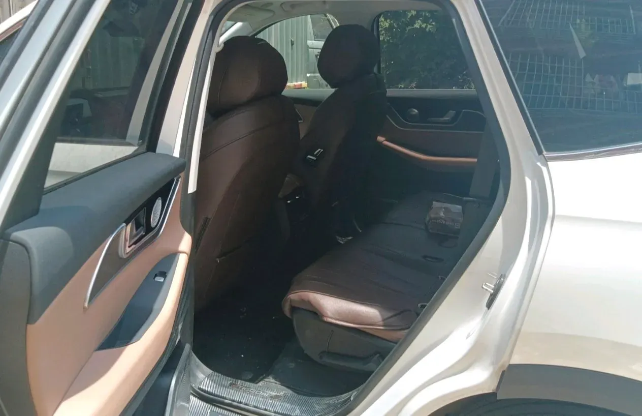 2024 Chery Tiggo8L 2.0T 254HP L4 8AT,autocango,china used car exporter,china ev exporter,chinese used car exporter,chinese used ev exporter