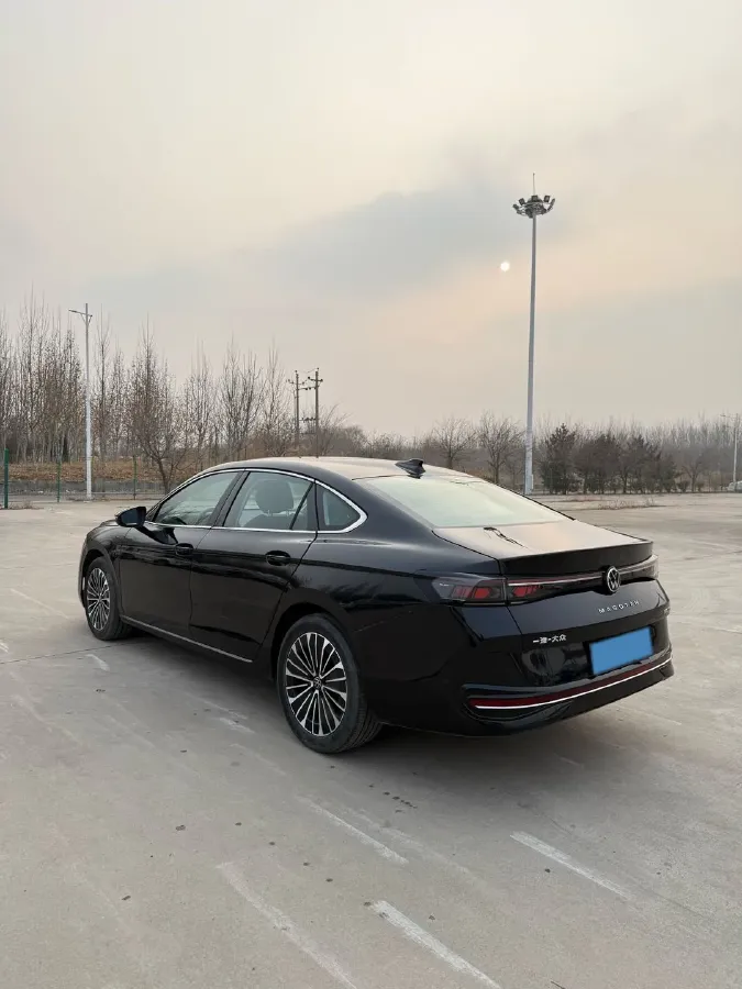 2024 Volkswagen Magotan 2.0T 220HP L4 7DCT,autocango,china used car exporter,china ev exporter,chinese used car exporter,chinese used ev exporter