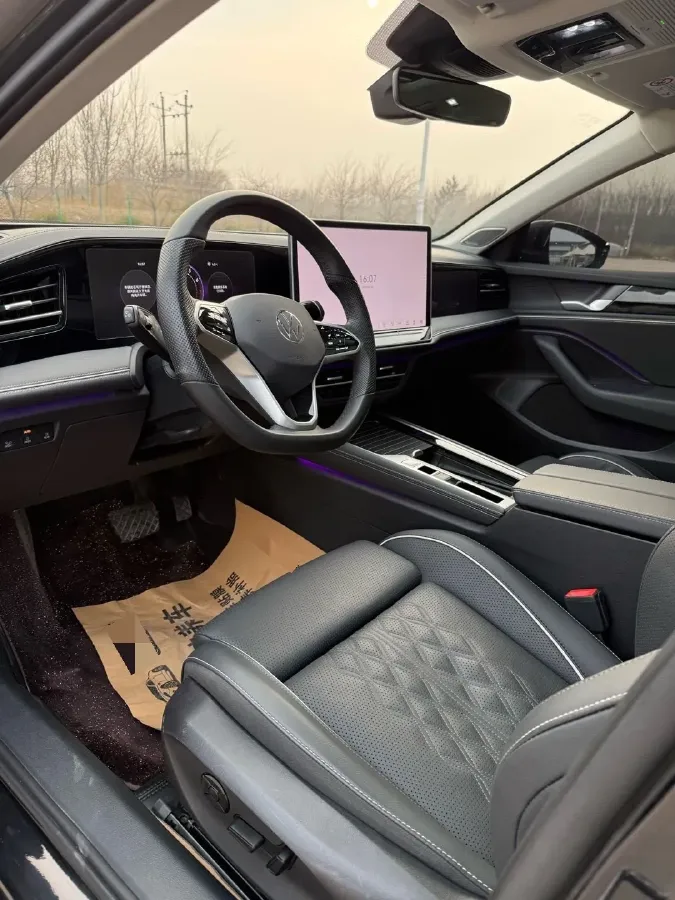 2024 Volkswagen Magotan 2.0T 220HP L4 7DCT,autocango,china used car exporter,china ev exporter,chinese used car exporter,chinese used ev exporter