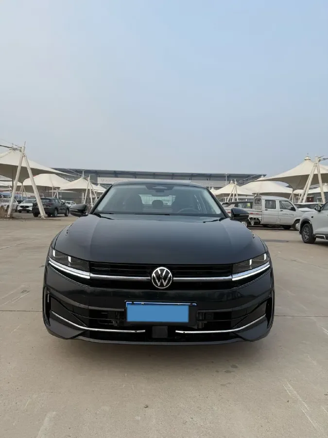 2024 Volkswagen Magotan 2.0T 220HP L4 7DCT,autocango,china used car exporter,china ev exporter,chinese used car exporter,chinese used ev exporter