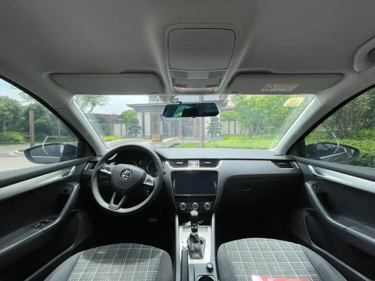 2019 Skoda Octavia 1.5L 116HP L4 6AT,autocango,china used car exporter,china ev exporter,chinese used car exporter,chinese used ev exporter