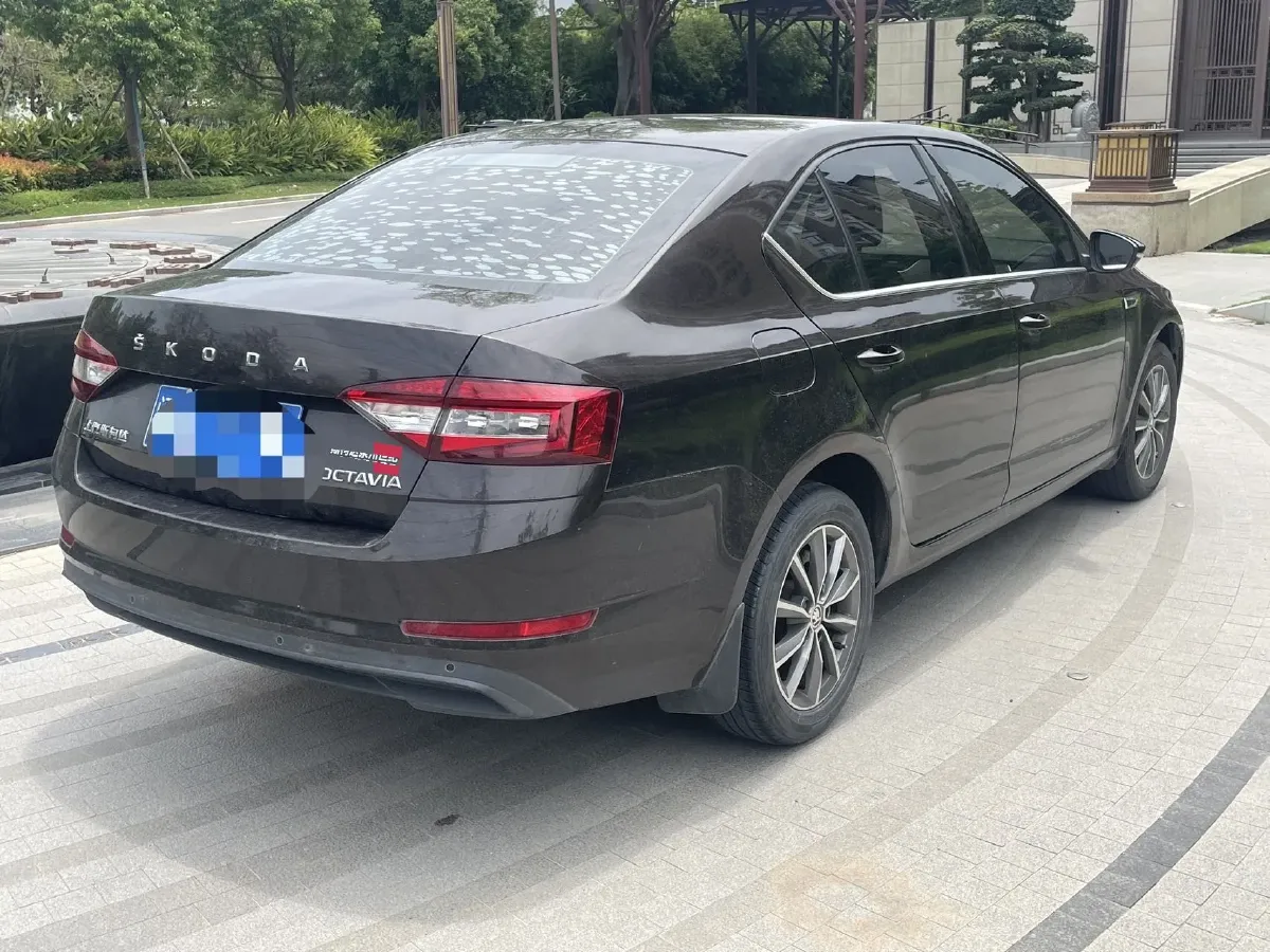 2019 Skoda Octavia 1.5L 116HP L4 6AT,autocango,china used car exporter,china ev exporter,chinese used car exporter,chinese used ev exporter