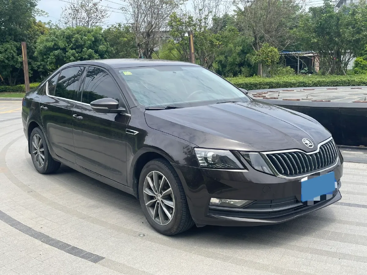 2019 Skoda Octavia 1.5L 116HP L4 6AT,autocango,china used car exporter,china ev exporter,chinese used car exporter,chinese used ev exporter