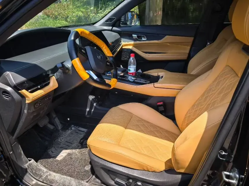 2021 ChangAn UNI-K 2.0T 233HP L4 8AT,autocango,china used car exporter,china ev exporter,chinese used car exporter,chinese used ev exporter