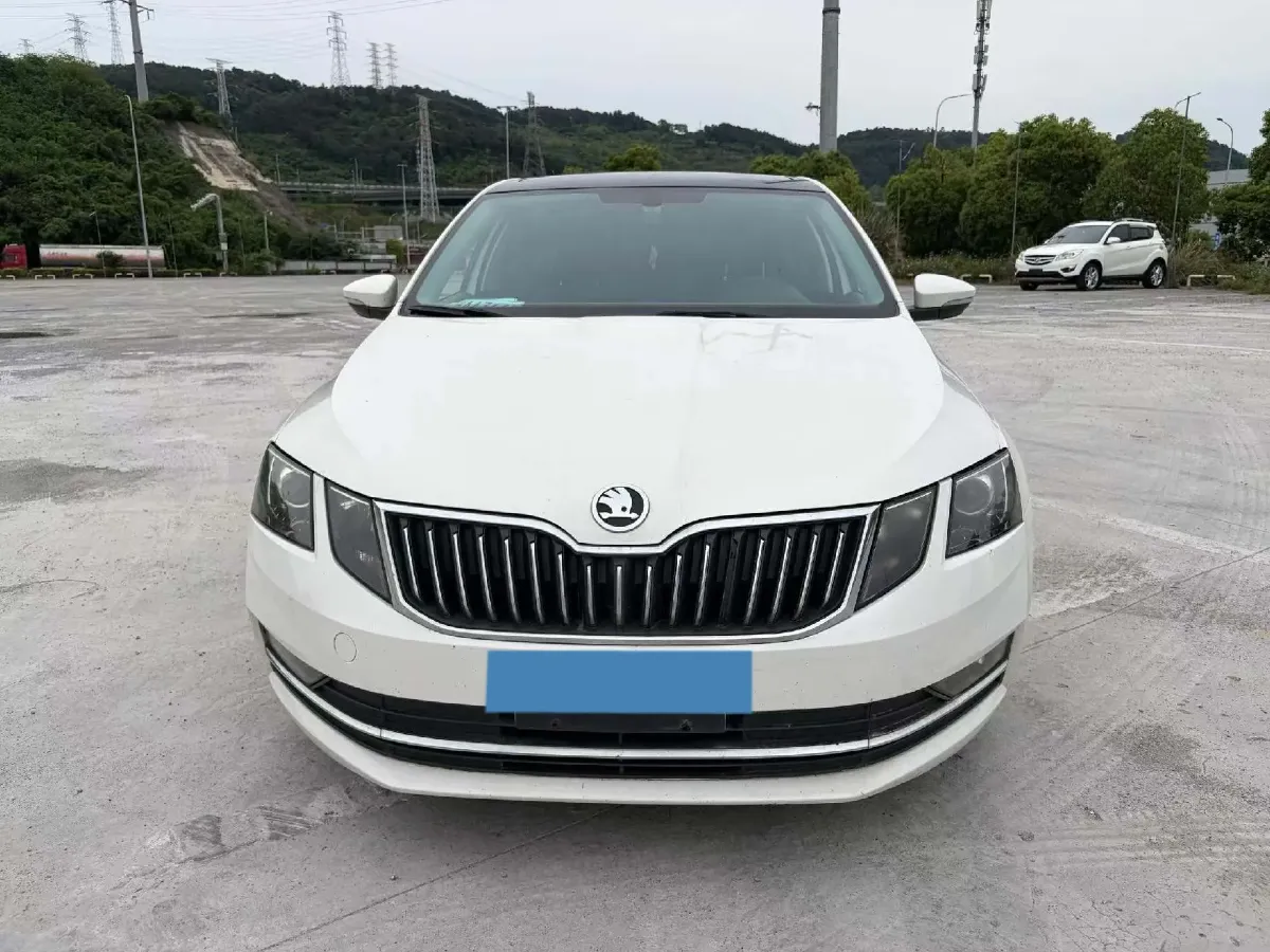 2019 Skoda Octavia 1.2T 116HP L4 7DCT,autocango,china used car exporter,china ev exporter,chinese used car exporter,chinese used ev exporter