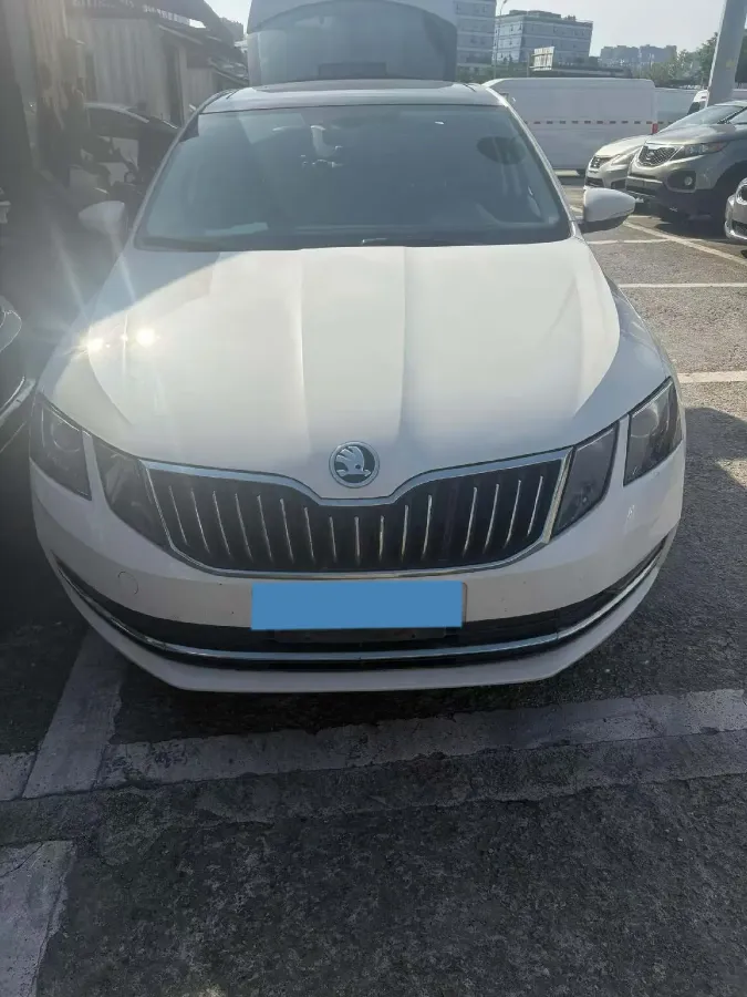 2019 Skoda Octavia 1.2T 116HP L4 7DCT,autocango,china used car exporter,china ev exporter,chinese used car exporter,chinese used ev exporter