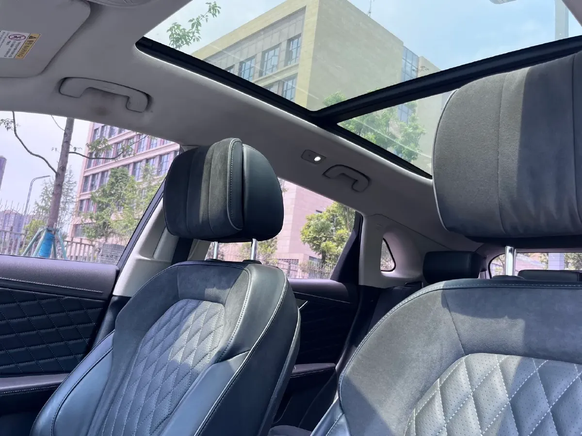 2019 HongQi HS5 2.0T 224HP L4 6AT,autocango,china used car exporter,china ev exporter,chinese used car exporter,chinese used ev exporter