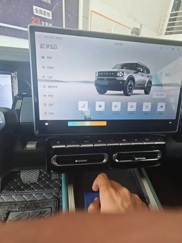 2025 Jetour Traveller 2.0T 254HP L4 7DCT,autocango,china used car exporter,china ev exporter,chinese used car exporter,chinese used ev exporter