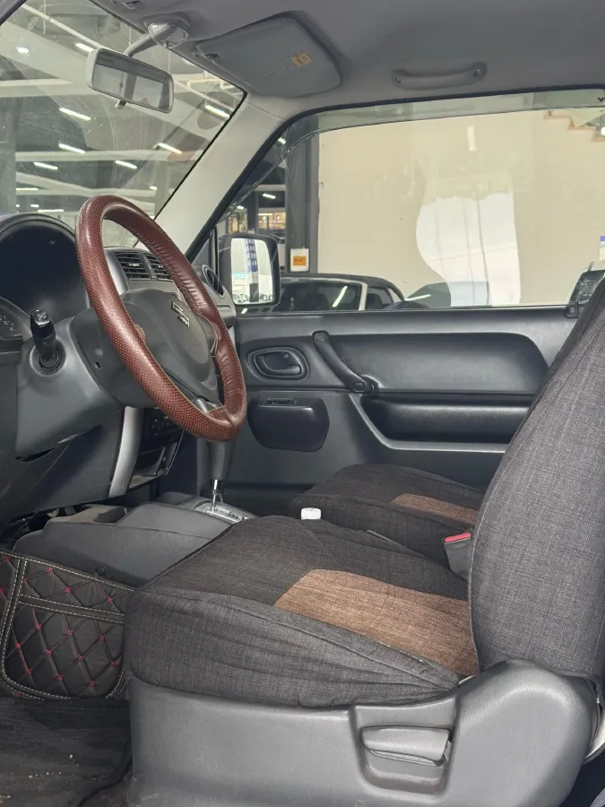 2015 Suzuki Jimny 1.3L 85HP L4 4AT,autocango,china used car exporter,china ev exporter,chinese used car exporter,chinese used ev exporter