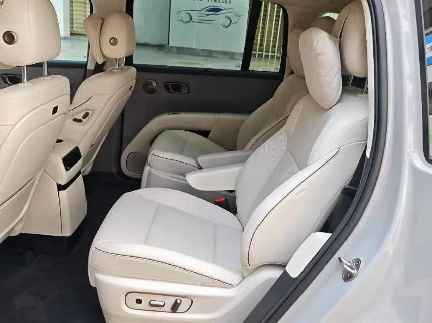 2025 Li i8 BEV,autocango,china used car exporter,china ev exporter,chinese used car exporter,chinese used ev exporter