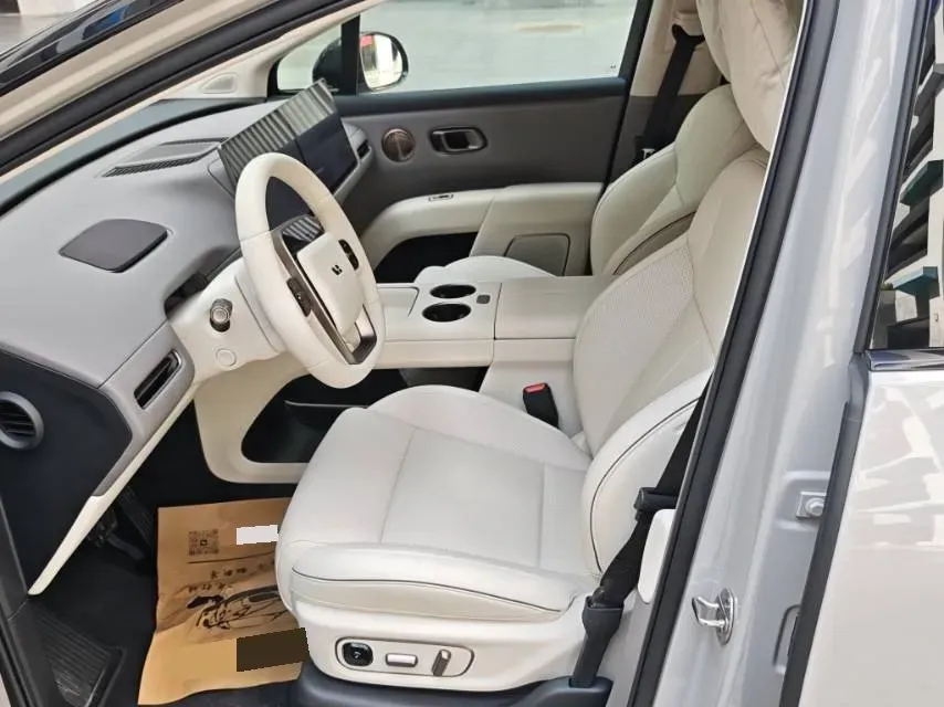2025 Li i8 BEV,autocango,china used car exporter,china ev exporter,chinese used car exporter,chinese used ev exporter