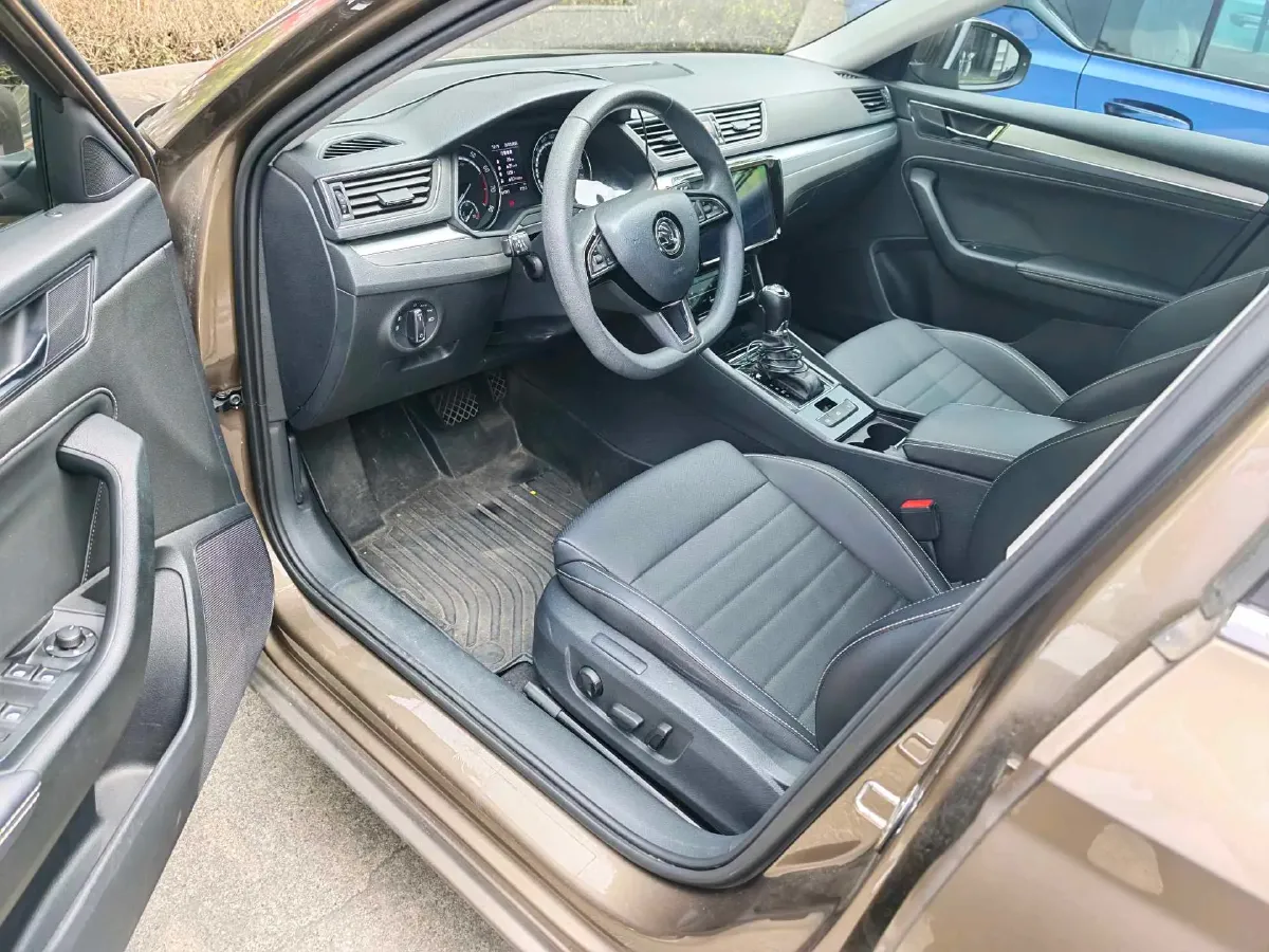 2019 Skoda Superb 1.4T 150HP L4 7DCT,autocango,china used car exporter,china ev exporter,chinese used car exporter,chinese used ev exporter