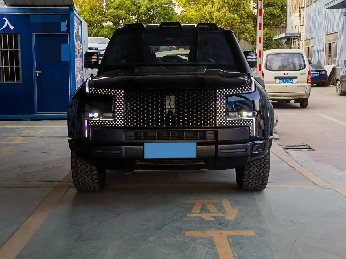 2024 YangWang U8 2.0T 272HP L4 REEV 49.05KWH,autocango,china used car exporter,china ev exporter,chinese used car exporter,chinese used ev exporter