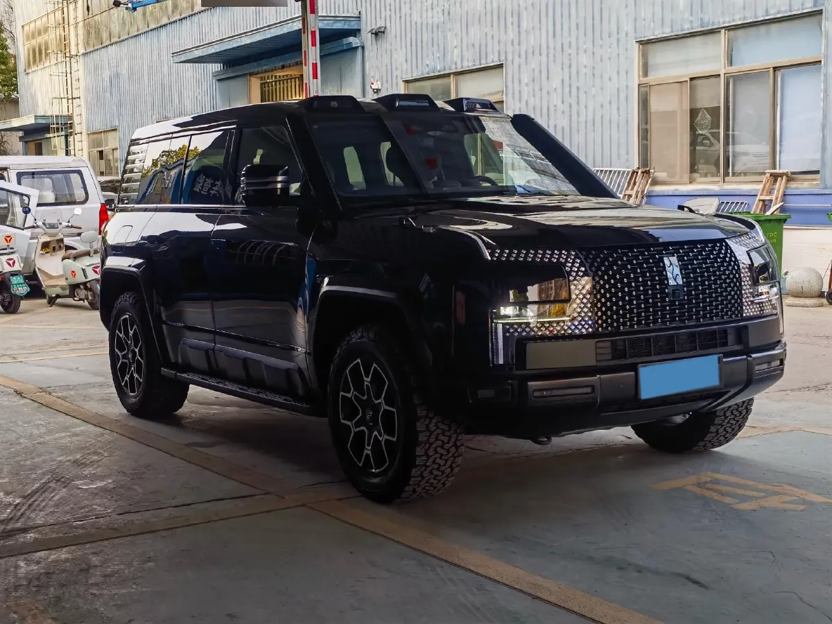 2024 YangWang U8 2.0T 272HP L4 REEV 49.05KWH,autocango,china used car exporter,china ev exporter,chinese used car exporter,chinese used ev exporter