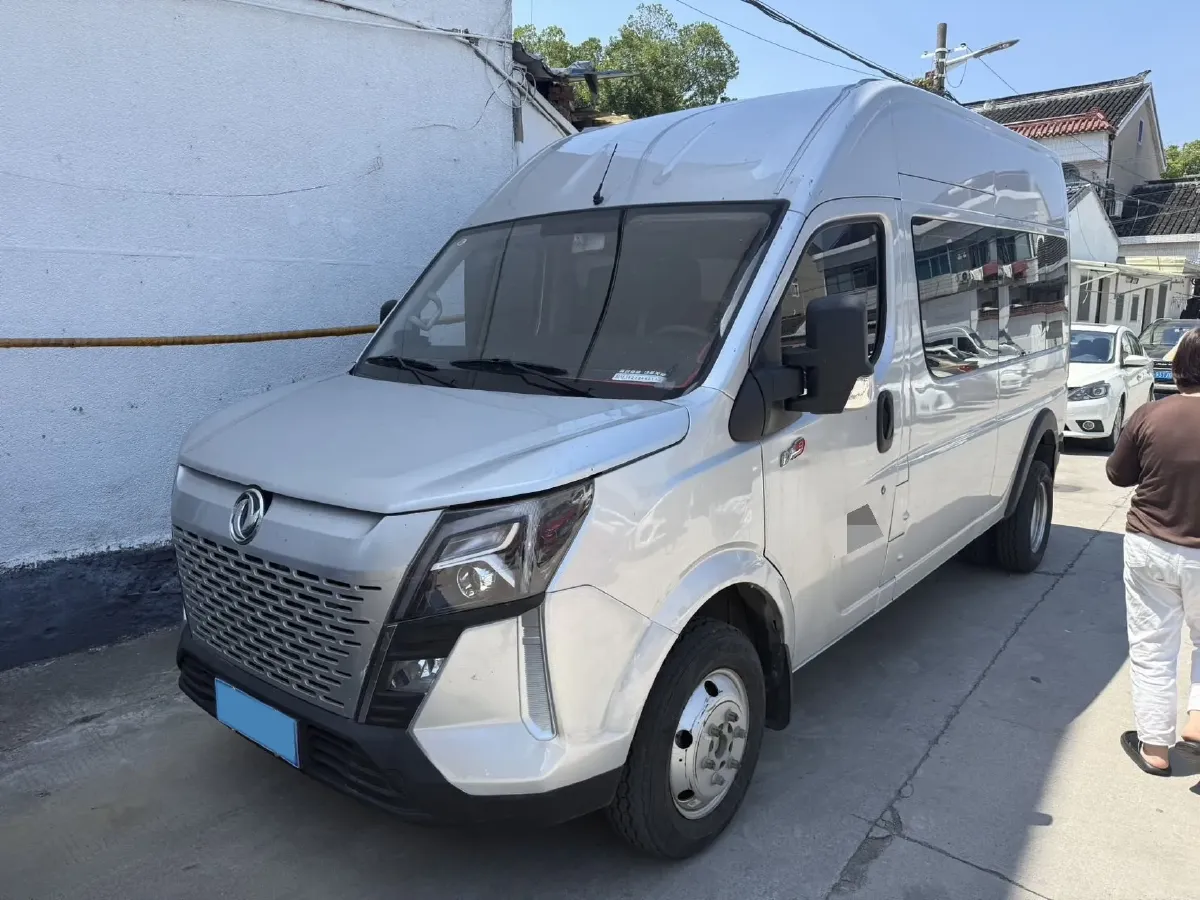 2023 Dongfeng RuiQi 7 2.3T 166HP L4 6MT,autocango,china used car exporter,china ev exporter,chinese used car exporter,chinese used ev exporter