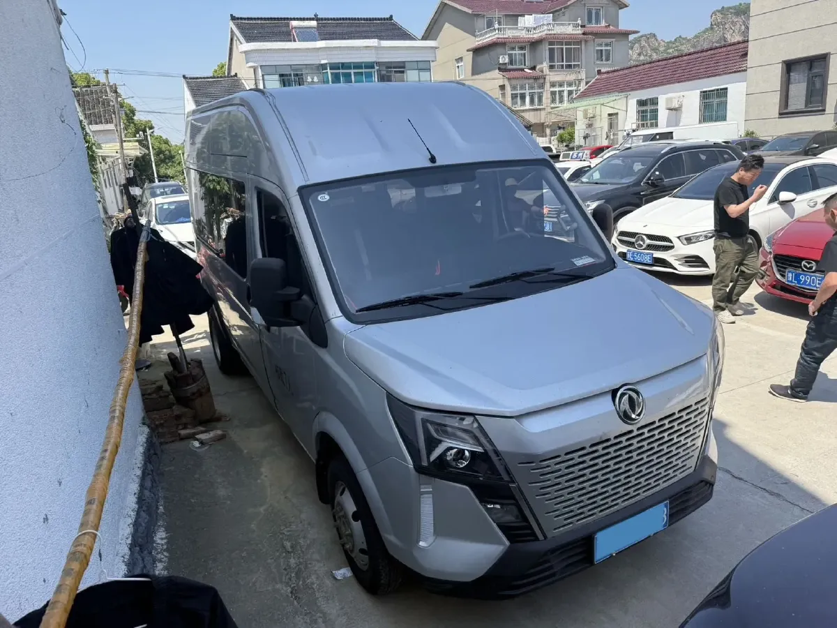 2023 Dongfeng RuiQi 7 2.3T 166HP L4 6MT,autocango,china used car exporter,china ev exporter,chinese used car exporter,chinese used ev exporter