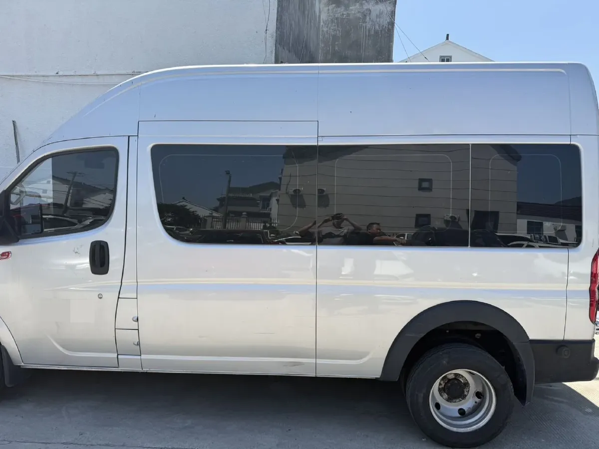 2023 Dongfeng RuiQi 7 2.3T 166HP L4 6MT,autocango,china used car exporter,china ev exporter,chinese used car exporter,chinese used ev exporter