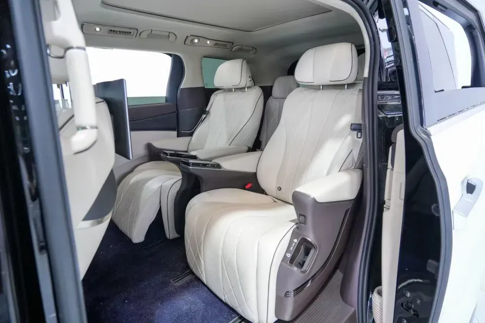 2024 Denza D9 1.5T 139HP L4 E-CVT PHEV 40KWH,autocango,china used car exporter,china ev exporter,chinese used car exporter,chinese used ev exporter