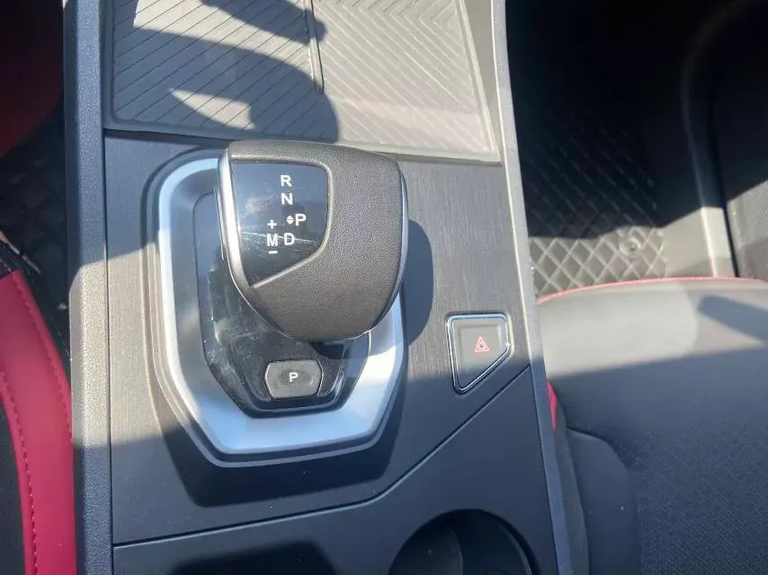 2023 DongFeng Aeolus YiXuan MAX 1.5T 190HP L4 7DCT,autocango,china used car exporter,china ev exporter,chinese used car exporter,chinese used ev exporter