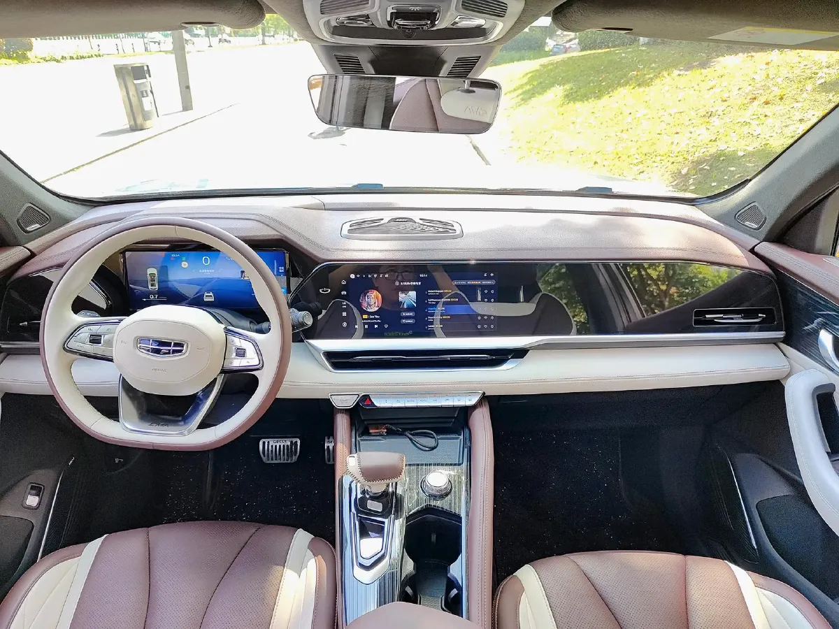 2021 Geely Monjaro 2.0T 218HP L4 7DCT,autocango,china used car exporter,china ev exporter,chinese used car exporter,chinese used ev exporter