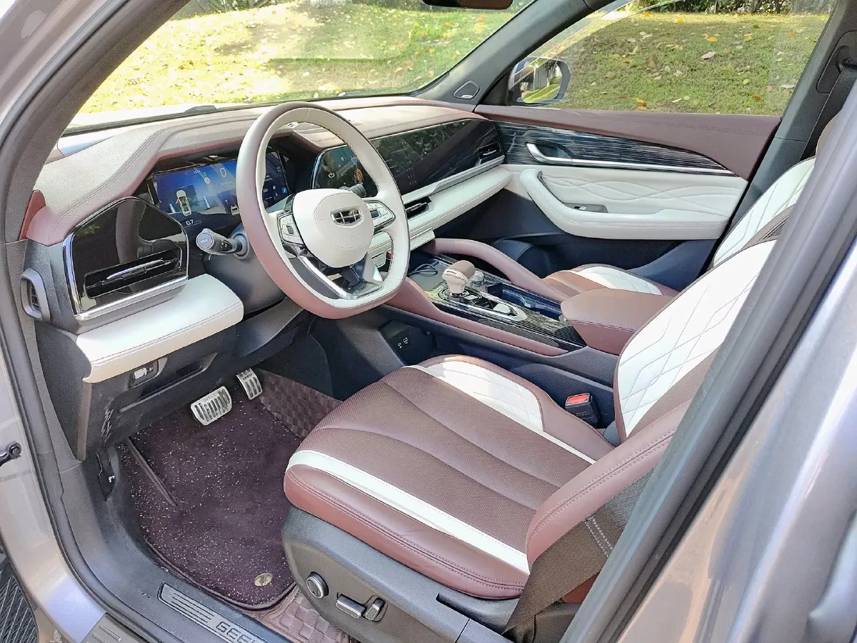 2021 Geely Monjaro 2.0T 218HP L4 7DCT,autocango,china used car exporter,china ev exporter,chinese used car exporter,chinese used ev exporter
