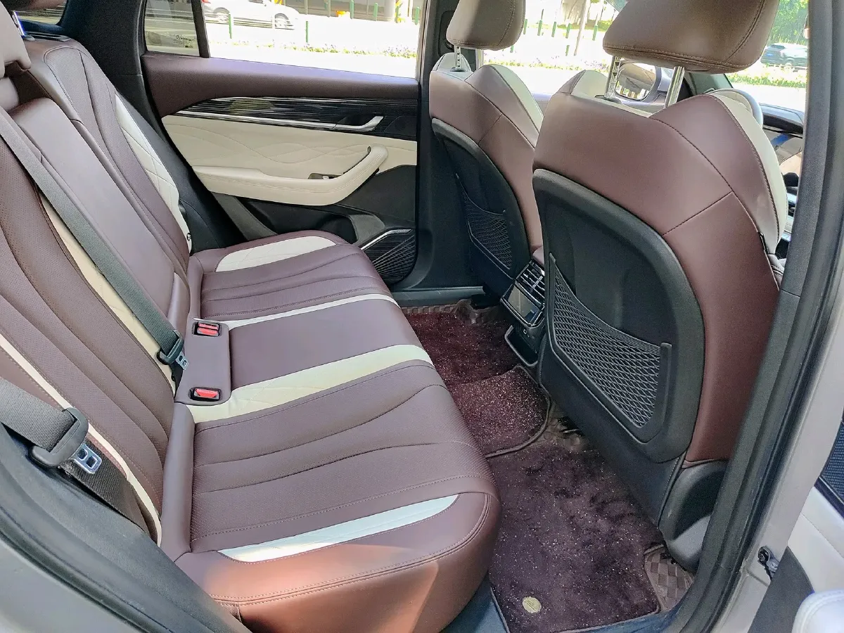 2021 Geely Monjaro 2.0T 218HP L4 7DCT,autocango,china used car exporter,china ev exporter,chinese used car exporter,chinese used ev exporter
