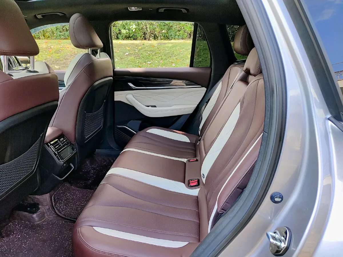 2021 Geely Monjaro 2.0T 218HP L4 7DCT,autocango,china used car exporter,china ev exporter,chinese used car exporter,chinese used ev exporter