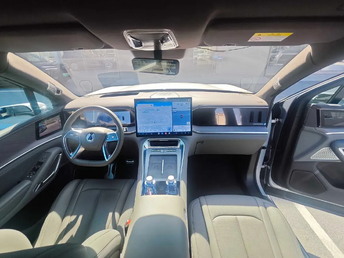 2025 Denza DenzaN9 2.0T 207HP L4 E-CVT PHEV,autocango,china used car exporter,china ev exporter,chinese used car exporter,chinese used ev exporter