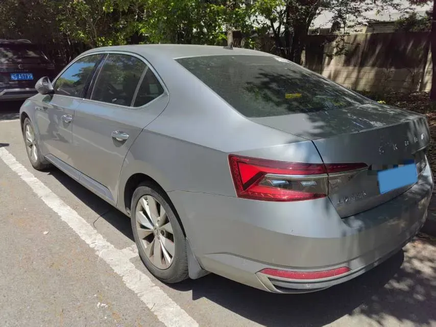 2019 Skoda Superb 1.4T 150HP L4 7DCT,autocango,china used car exporter,china ev exporter,chinese used car exporter,chinese used ev exporter