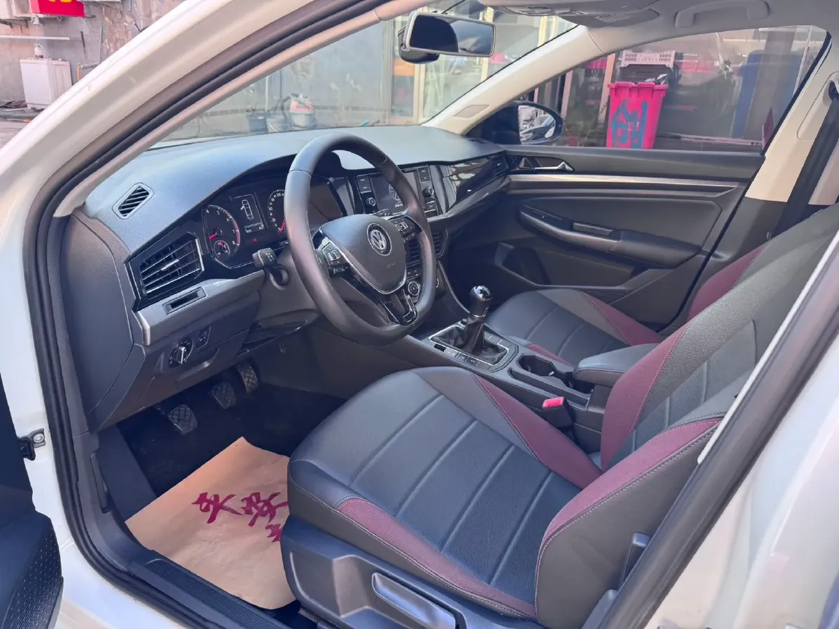 2019 Dongfeng RuiQi 6 2.4L 158HP L4 5MT,autocango,china used car exporter,china ev exporter,chinese used car exporter,chinese used ev exporter