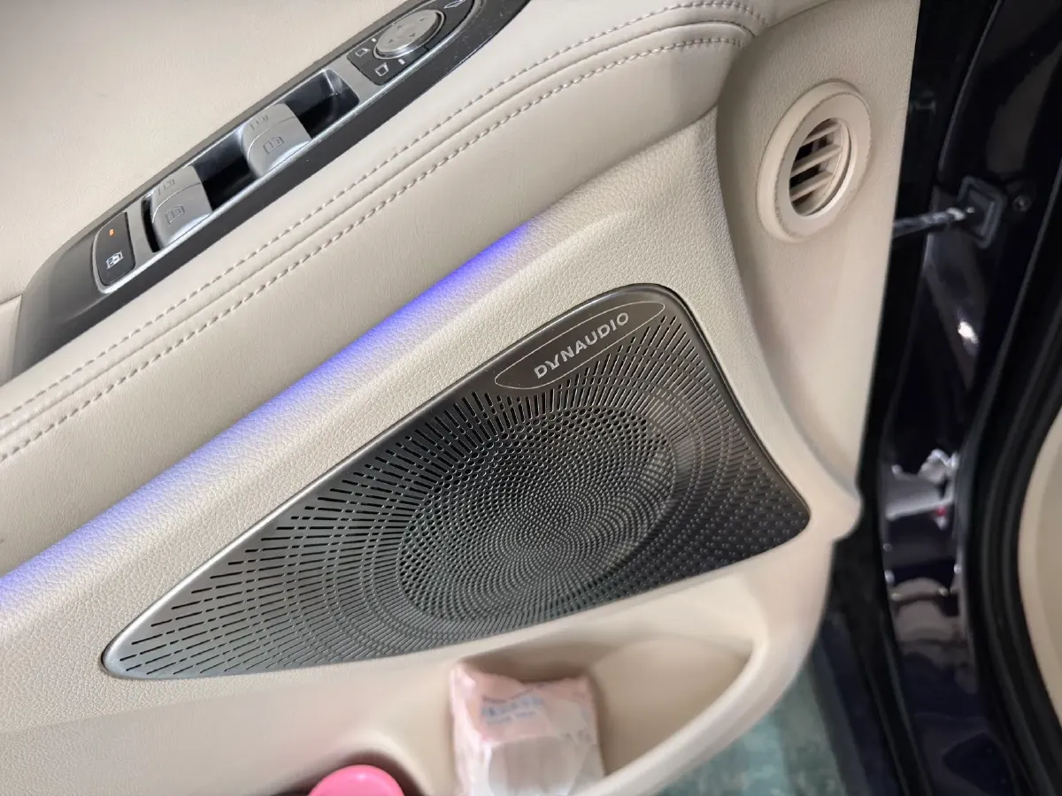 2024 Voyah Dream 1.5T 150HP L4 PHEV 43KWH,autocango,china used car exporter,china ev exporter,chinese used car exporter,chinese used ev exporter