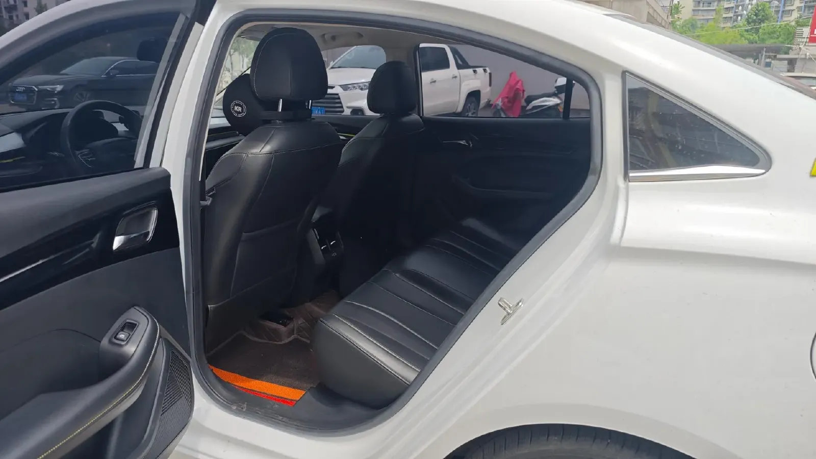 2021 Roewe i5 1.5L 120HP L4 CVT,autocango,china used car exporter,china ev exporter,chinese used car exporter,chinese used ev exporter