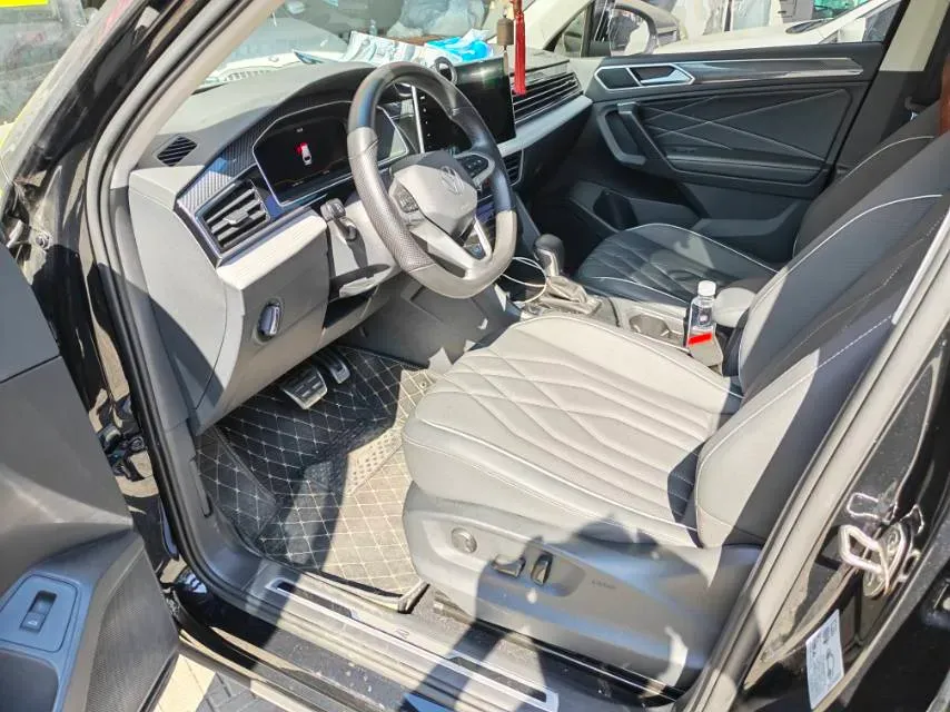 2024 Volkswagen Tiguan L 2.0T 186HP L4 7DCT,autocango,china used car exporter,china ev exporter,chinese used car exporter,chinese used ev exporter