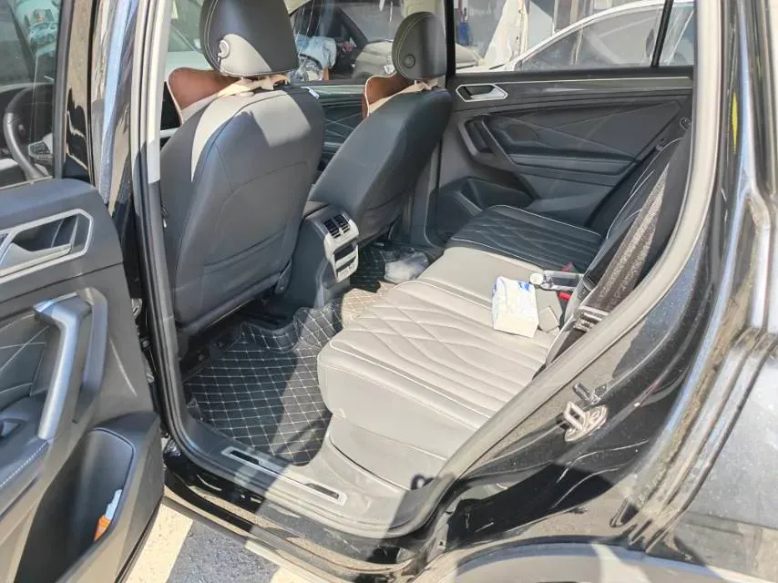 2024 Volkswagen Tiguan L 2.0T 186HP L4 7DCT,autocango,china used car exporter,china ev exporter,chinese used car exporter,chinese used ev exporter