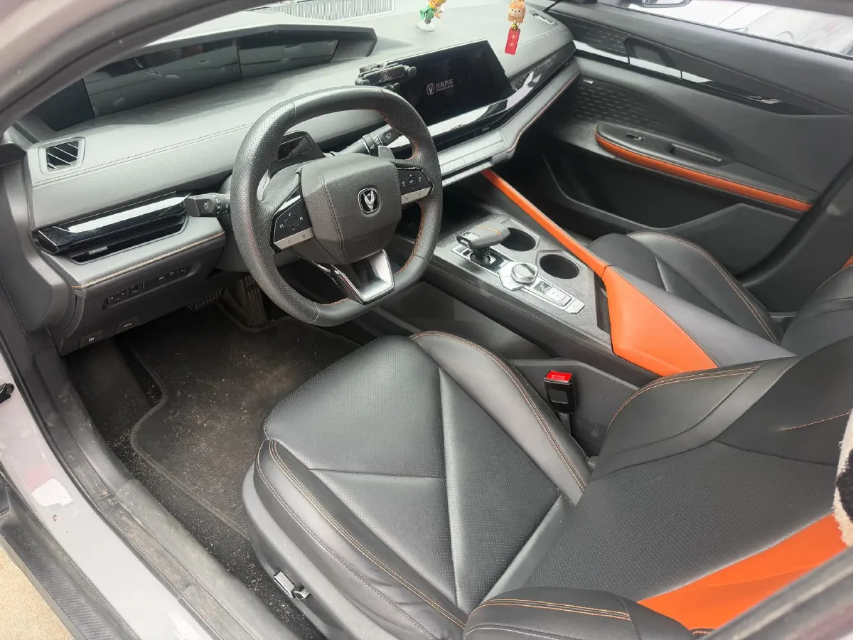 2022 ChangAn UNI-V 1.5T 188HP L4 7DCT,autocango,china used car exporter,china ev exporter,chinese used car exporter,chinese used ev exporter