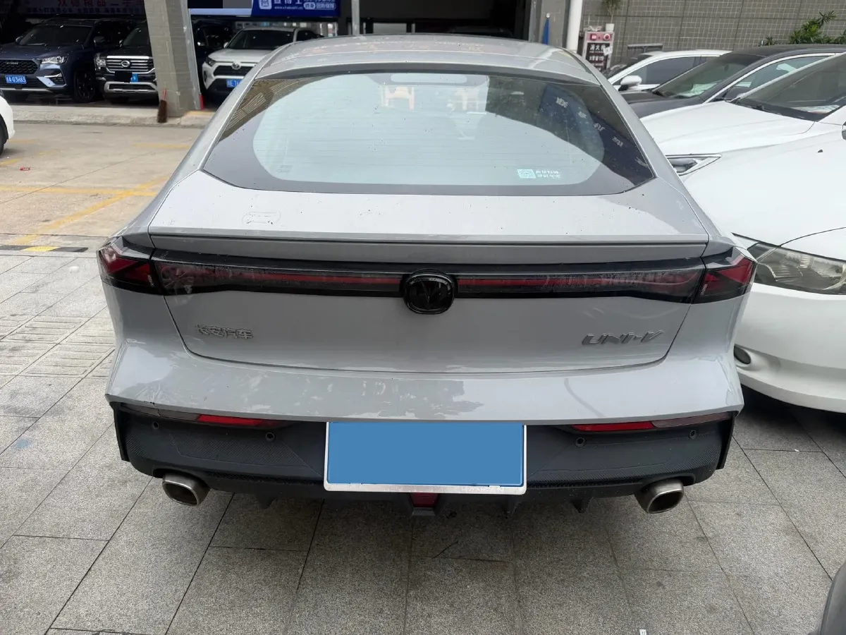2022 ChangAn UNI-V 1.5T 188HP L4 7DCT,autocango,china used car exporter,china ev exporter,chinese used car exporter,chinese used ev exporter