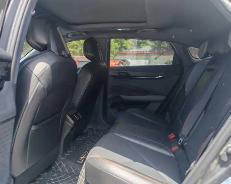 2022 ChangAn UNI-V 1.5T 188HP L4 7DCT,autocango,china used car exporter,china ev exporter,chinese used car exporter,chinese used ev exporter