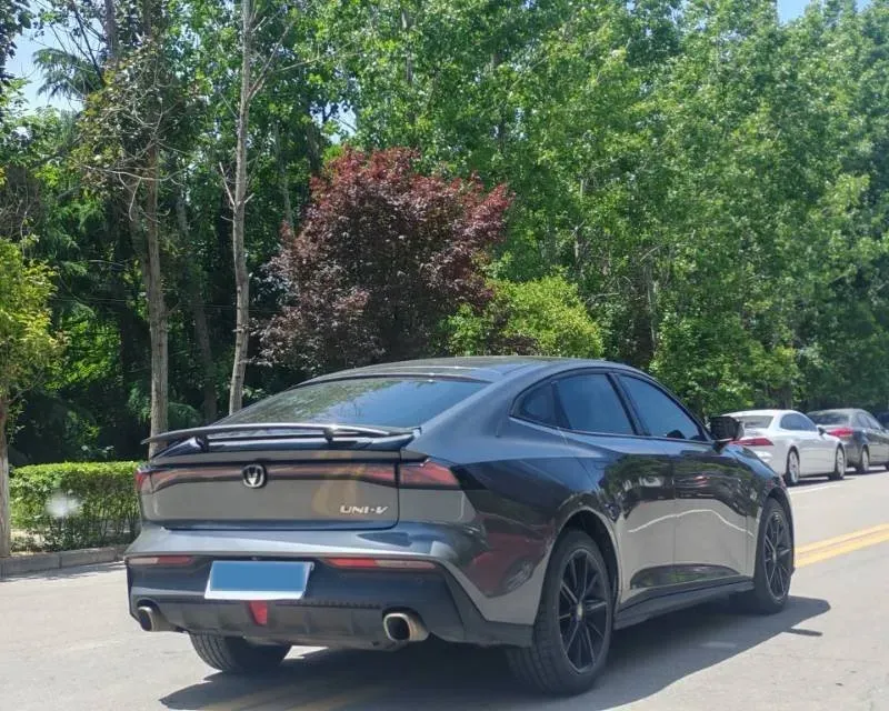2022 ChangAn UNI-V 1.5T 188HP L4 7DCT,autocango,china used car exporter,china ev exporter,chinese used car exporter,chinese used ev exporter