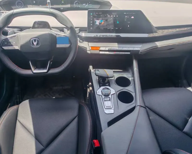 2022 ChangAn UNI-V 1.5T 188HP L4 7DCT,autocango,china used car exporter,china ev exporter,chinese used car exporter,chinese used ev exporter