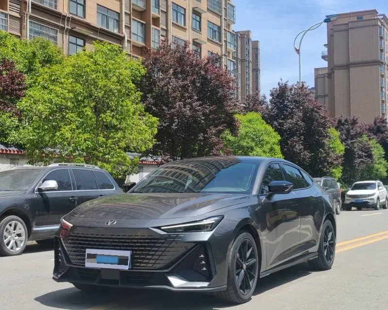 2022 ChangAn UNI-V 1.5T 188HP L4 7DCT,autocango,china used car exporter,china ev exporter,chinese used car exporter,chinese used ev exporter