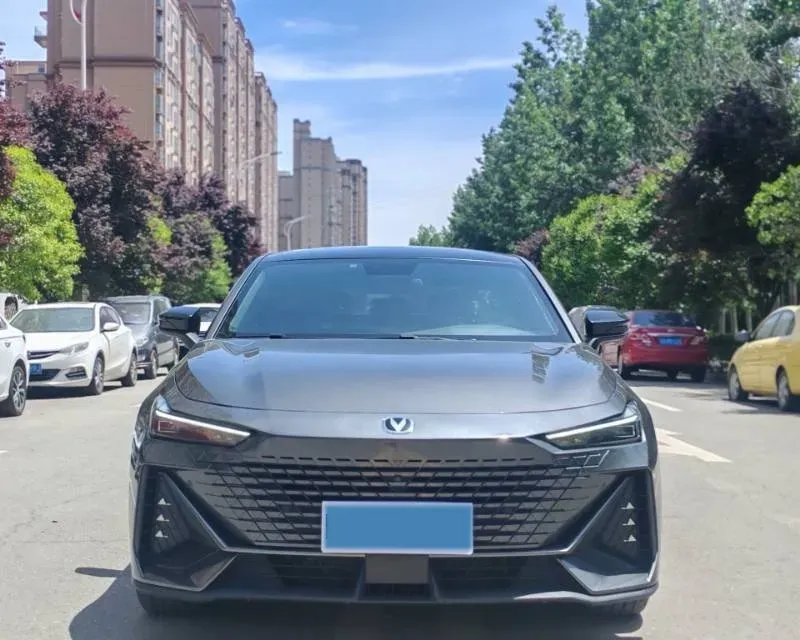 2022 ChangAn UNI-V 1.5T 188HP L4 7DCT,autocango,china used car exporter,china ev exporter,chinese used car exporter,chinese used ev exporter