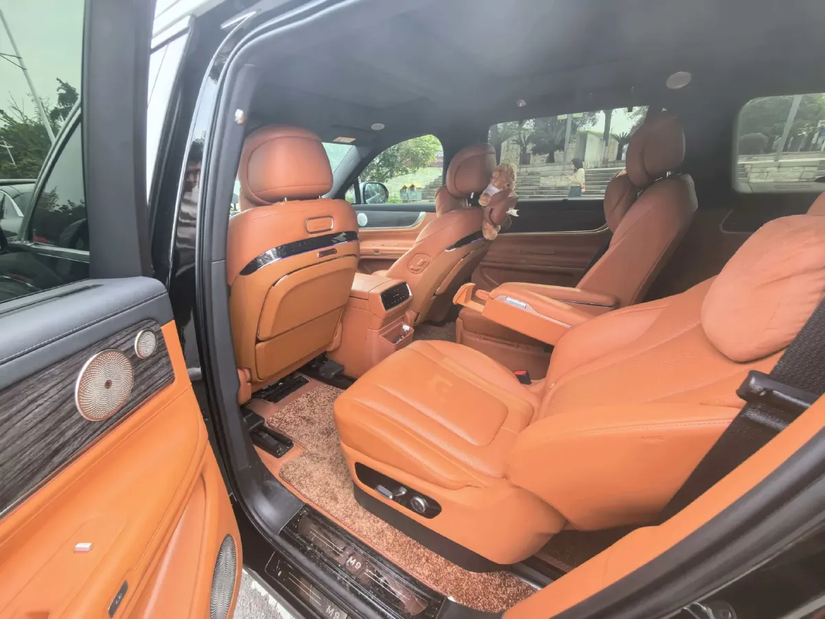 2024 AITO AITO M9 1.5T 152HP L4 REEV 42KWH,autocango,china used car exporter,china ev exporter,chinese used car exporter,chinese used ev exporter