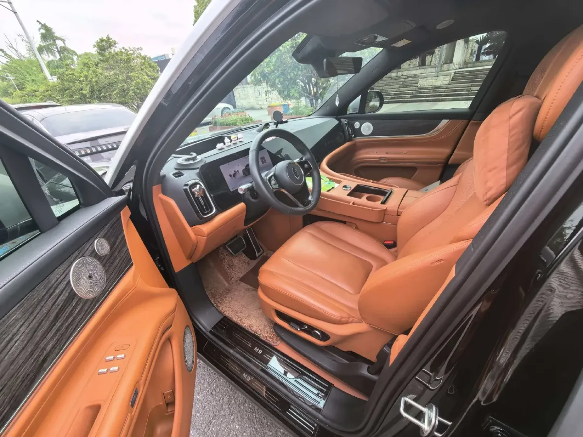 2024 AITO AITO M9 1.5T 152HP L4 REEV 42KWH,autocango,china used car exporter,china ev exporter,chinese used car exporter,chinese used ev exporter