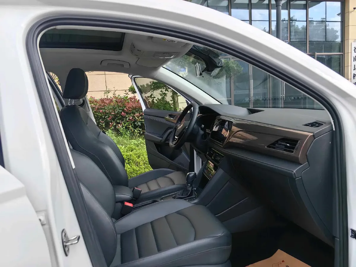2021 Volkswagen Tharu 1.4T 150HP L4 7DCT,autocango,china used car exporter,china ev exporter,chinese used car exporter,chinese used ev exporter